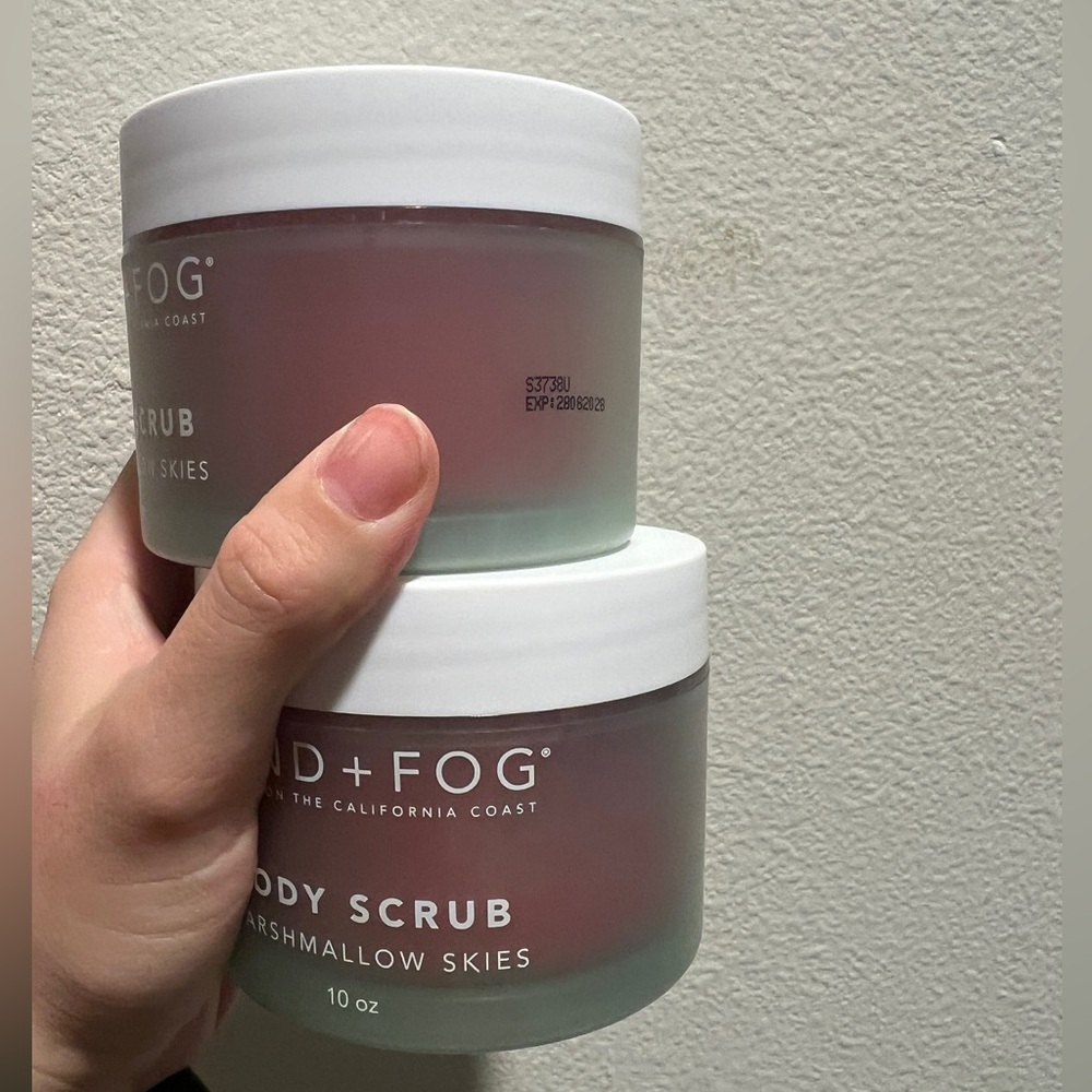 2X Sand + Fog Marshmallow Skies Body Scrub 10 oz - Picture 2 of 2